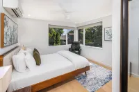 Secret Hideaway - New Custom Built Home Hotel in zona Seattle Metaphysical Library