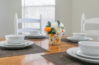 Completely Remodeled Table Rock Retreat: Cozy Lake View Condo + Screened Porch