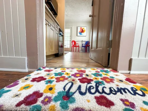 Groovy 1 Bedroom Apartment in Woodstock - AC & WiFi!