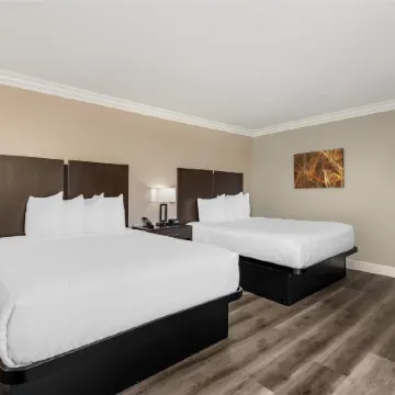 Best Western Plus La Mid-Town Hotel Отели рядом с достопримечательностью «Выставочный парк»