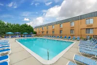 Clarion Hotel & Conference Center Toms River - Pools