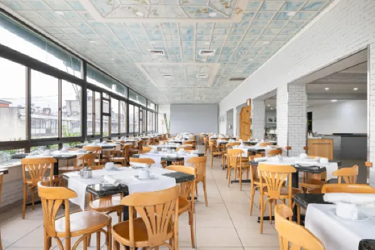 Hotel Gran Palace Отели рядом с достопримечательностью «Культурный центр, монетный двор и площадь Сьюдадана»