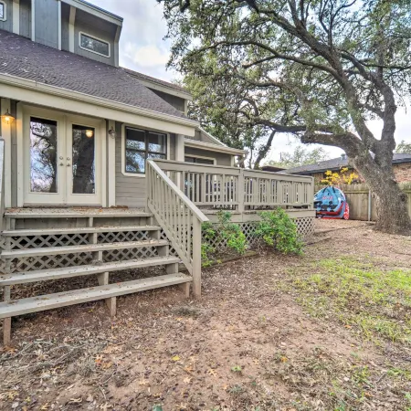 Dog-Friendly Kingsland Rental on Lake LBJ!