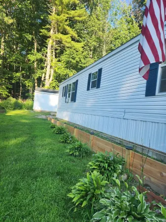 Come & Enjoy Beautiful Lake Winni!  Concerts Are Within 5 Min. Economy Pricing