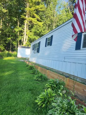 Come & Enjoy Beautiful Lake Winni!  Concerts Are Within 5 Min. Economy Pricing Hotels in Gilford