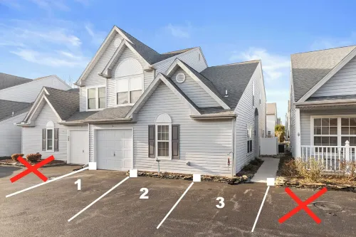 5 BR - 3 BA <2 Primary BR> SLEEPS 10 - 3 Pools - Linens & Bath Towels Provided