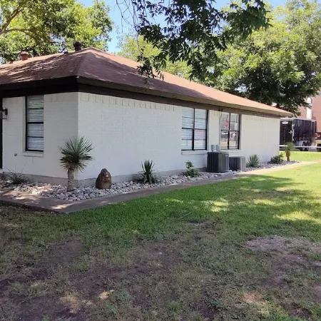 Cozy 1-bedroom apartment with WiFi, AC, located in Old Town Burleson