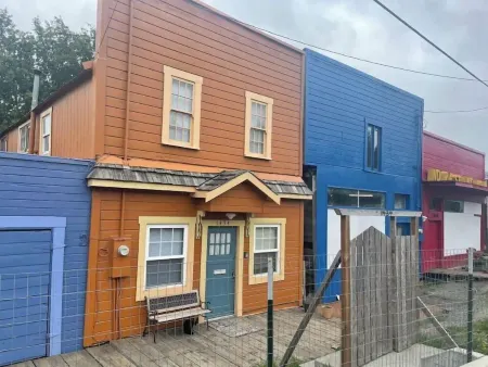 Creekside Cabin! Work Crews Welcome! Отели в г. Фортуна