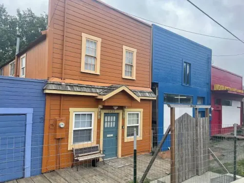 Creekside Cabin! Work Crews Welcome! Hotels in Fortuna