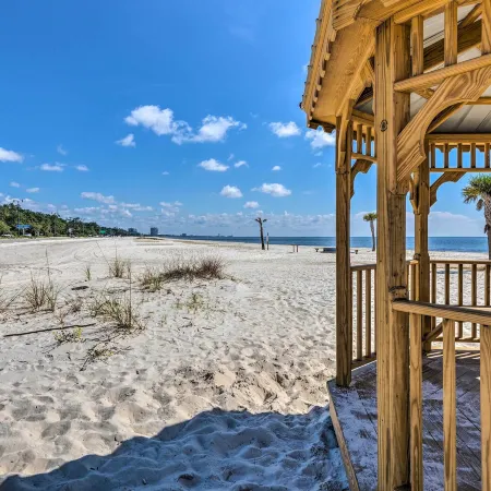 Charming Gulfport Escape Half-Mile to Beach!
