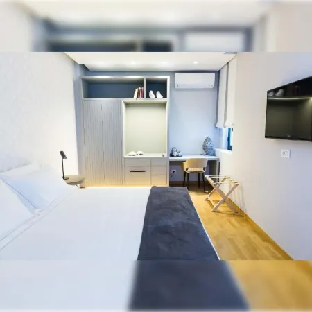 200 Rooms & Terrace