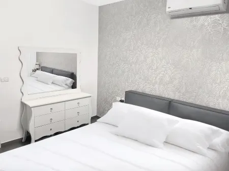 Jacuzzi Beach Suite W/ Gym: 4 rooms + Huge Balcony