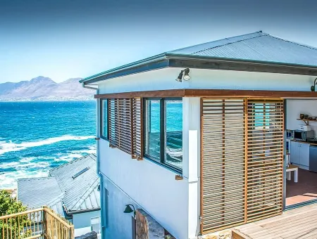 Modern Beach Apartment