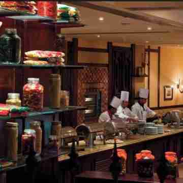 Enchanting chalet with AC in Amwaj oyoun sharm el sheikh families , couples only Dining/Meeting Rooms