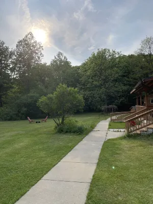 Cozy cabin in delightful Wisconsin Dells- Cabin A