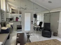 Charming 1-bedroom condo in Siesta Key with WiFi, overlooking private beach