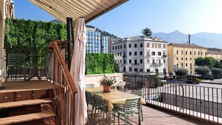 FORMIAE Hsg - PANORAMIC CENTRAL Holiday Home - WITH CAR PARKING IN BOX (NO SUV)