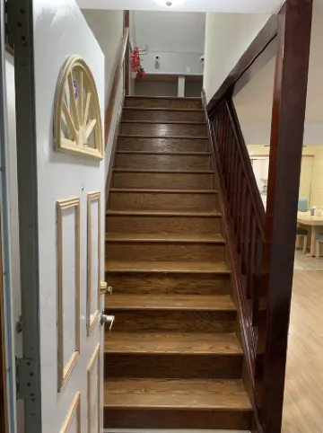 Spacious Cheerful home with 2 free parking