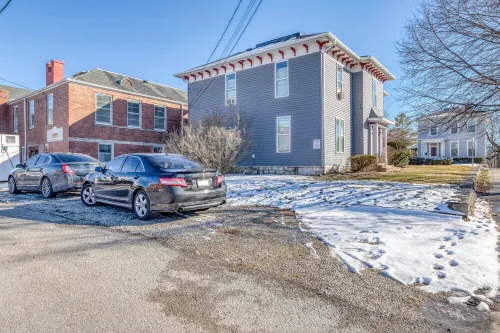 Cozy 1-Bedroom Retreat Near DePauw University & Downtown Greencastle! Hotels in Greencastle