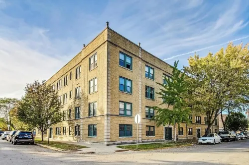 Spacious Skokie Retreat - 2BR/2BA - Mins to Chicago, mall & Train