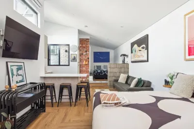 Charming Riverside Studio in East Fremantle | Scandinavian Bliss Hotels near East Street Jetty