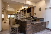 Embassy Suites by Hilton Tulsa I-44 - Barer