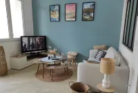 10 minutes by bike from the beach, new apartment in a pine forest