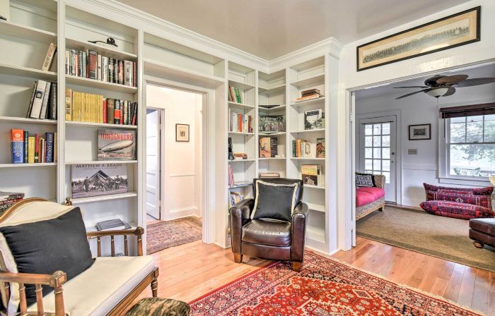 Restored 1930s Cottage on 1 Acre w/ Fire Pit