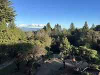 Comfortable mountain retreat, 15 min to beach, lots of amenities.. 로치 로먼드 휴양지 주변 호텔