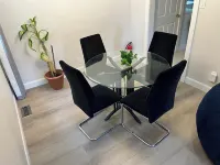 Perfect Location! Quiet City Home Near Venues, Shops & Restaurants