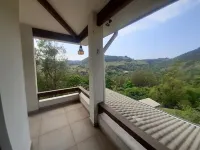 Casa de Campo no Alto da Montanha com Vista Privilegiada Condomínio em Amparo SP Hotels in Amparo