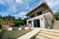 Cabaña Cerca al Mar con Pisicina y AC en Tolú