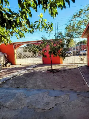 Acogedor estudio en Cd. Juárez con WiFi, AC y estacionamiento cerrado.