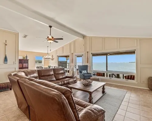 Cedar Creek Serentity Shores Lake house Hotels in Tool