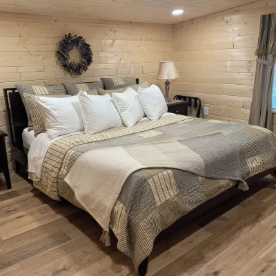 Treasured Moments Tiny Cabin Cottage in town and close to everything... Hotel a Page County