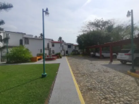 The most beautiful house in Ixtapa in front of the golf course