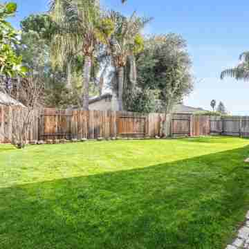 3 Bed 2 Bath, Office Space, Community Pool - Available Now Hotel Exterior