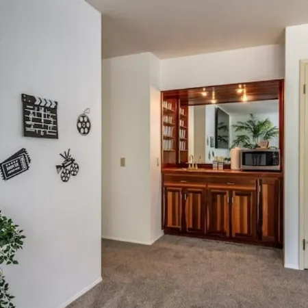 Family Fun Mountain Villa in San Diego Pool/Jacuzzi, Water-slide, PickleBall