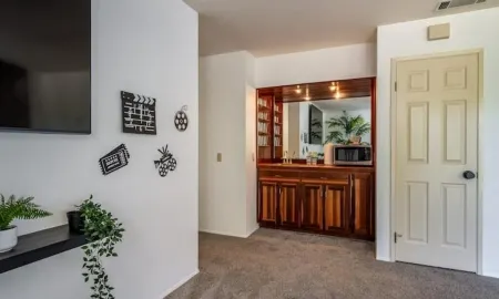 Family Fun Mountain Villa in San Diego Pool/Jacuzzi, Water-slide, PickleBall