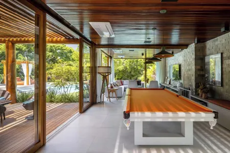 Luxury house in the best condominium in Praia do Forte Отели в г. Прайя-ду-Форте