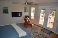 4-bedroom house in tranquil Torrey with WiFi, AC. Enjoy a peaceful getaway!