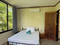 Phines Place - Chic 1-bedroom apartment with AC, fully furnished, in Panglao