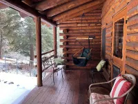 Cozy 3-Bdrm Log Cabin Retreat in Truckee, Sleeps-8, Hot Tub, 2 Acres of Serenity