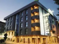 Infanta Cristina Hotels in Jaen