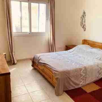 15 minutes walking to Polis center Rooms