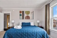 HUGE 6-bed 4-bath house in Erie - perfect for large groups or families