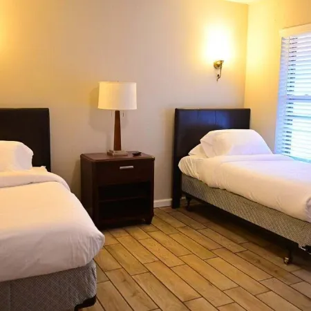 Heated 4Br • Furnished • WiFi • Laundry • Randolph • W/D • San Antonio