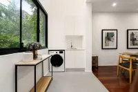 Bright Central Darlinghurst