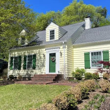 Charming 4-bedroom bungalow, ideal for gameday, & celebrating in Starkville, MS!