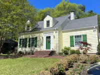 Charming 4-bedroom bungalow, ideal for gameday, & celebrating in Starkville, MS!